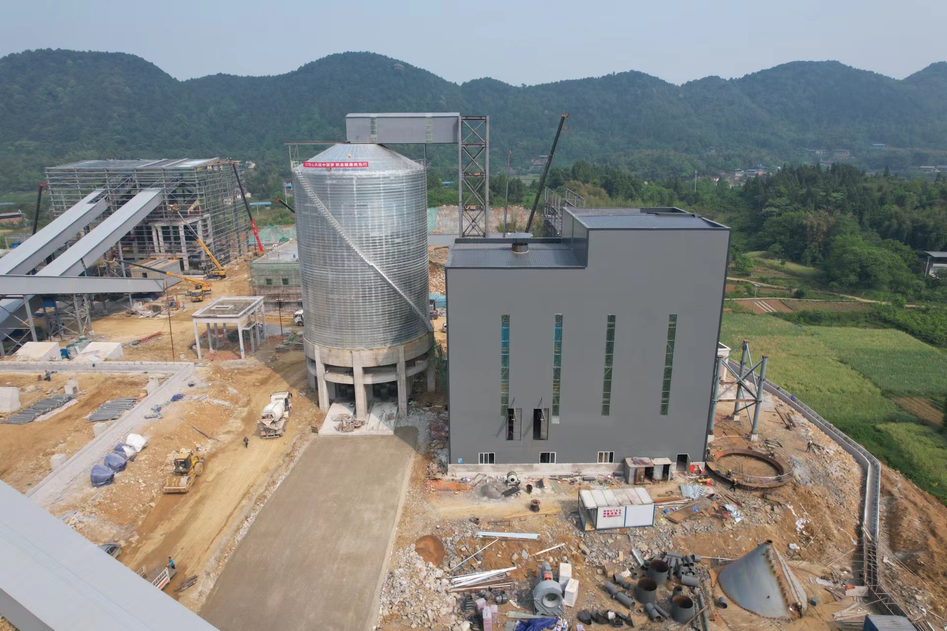 中国电建-铜梁项目800T生产线 建设现场